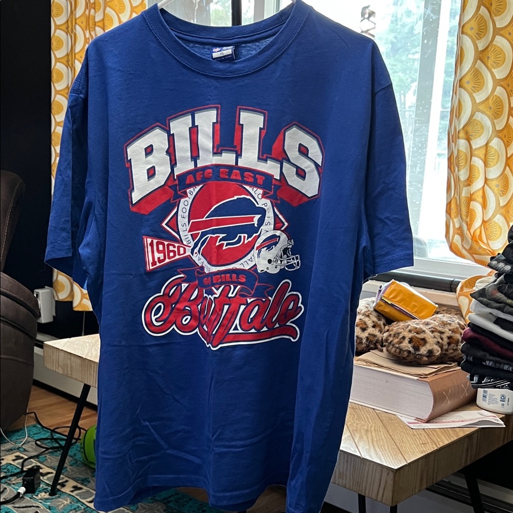 Like new Blue Buffalo Bills Graphic T-Shirt